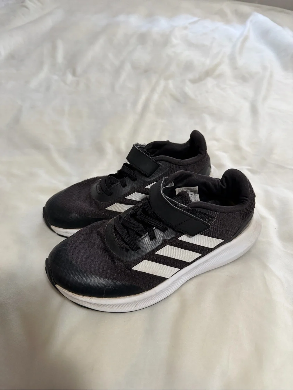 Adidas Runfalcon 5 Kids Black/White Athletic Shoes Size 3